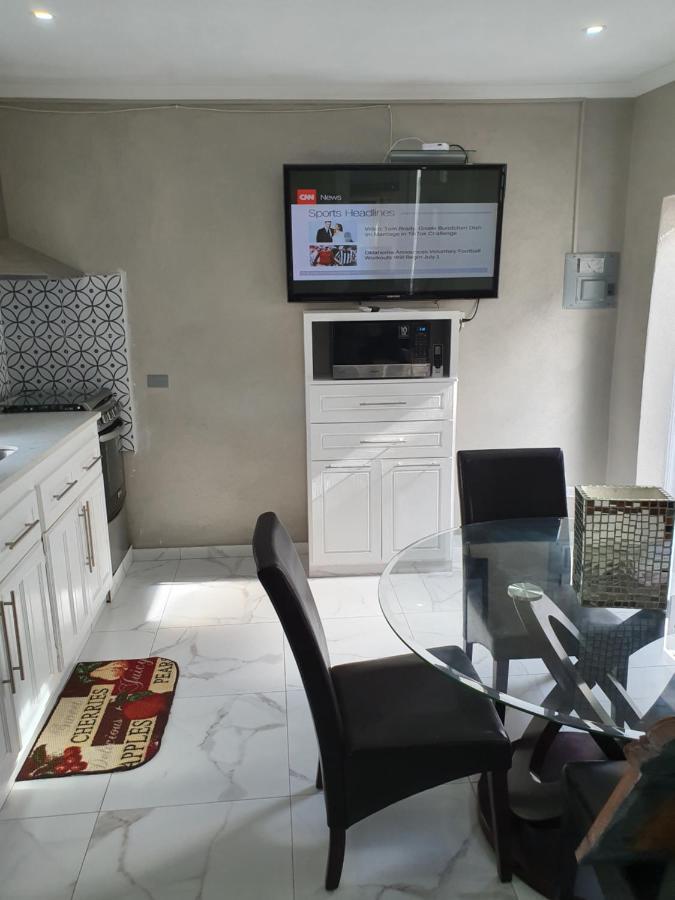 Devachan Apartments Bridgetown Luaran gambar