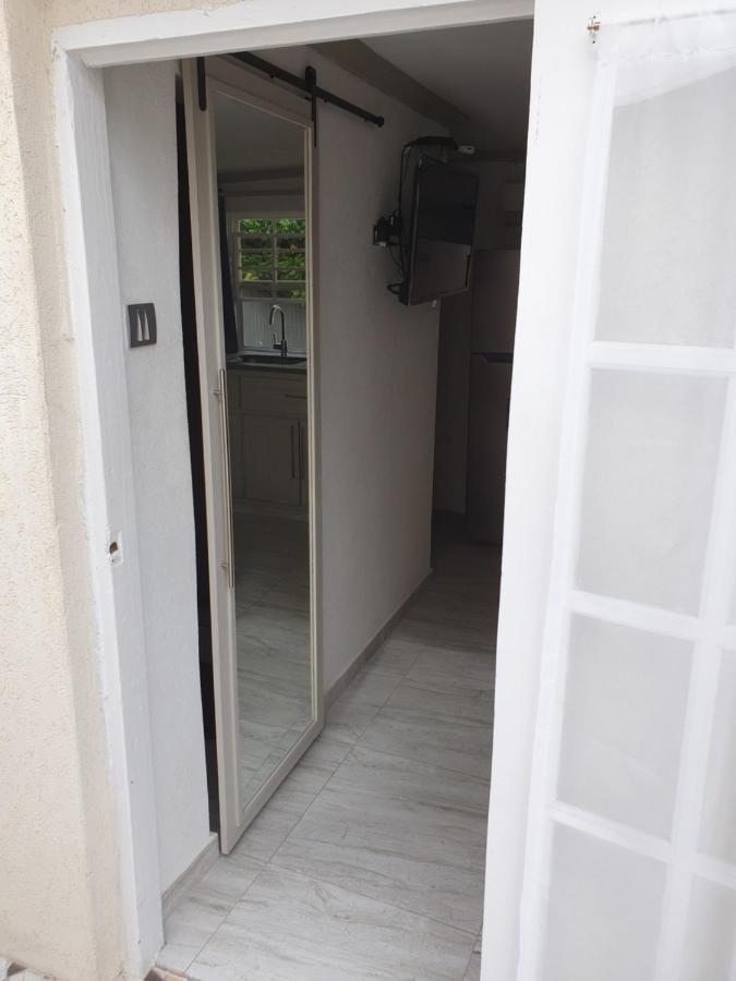 Devachan Apartments Bridgetown Luaran gambar