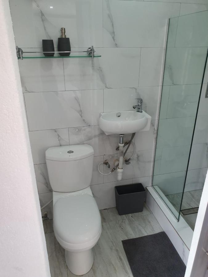 Devachan Apartments Bridgetown Luaran gambar
