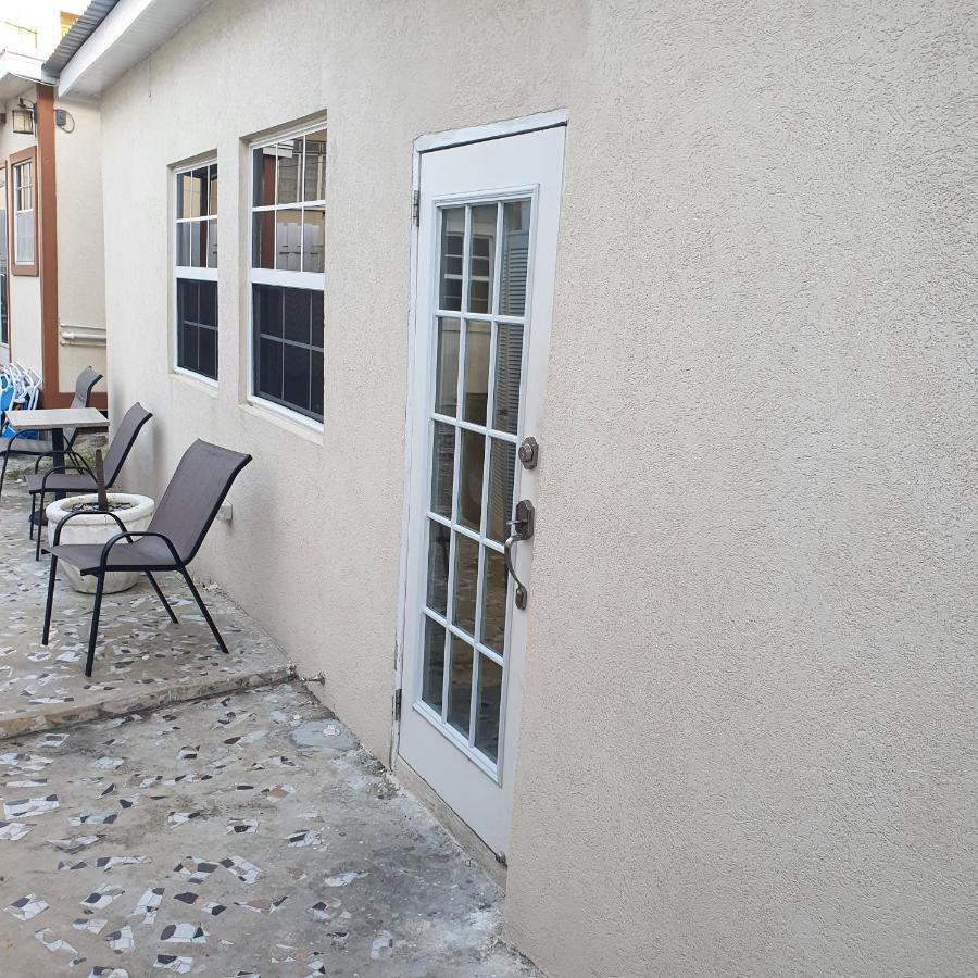 Devachan Apartments Bridgetown Luaran gambar