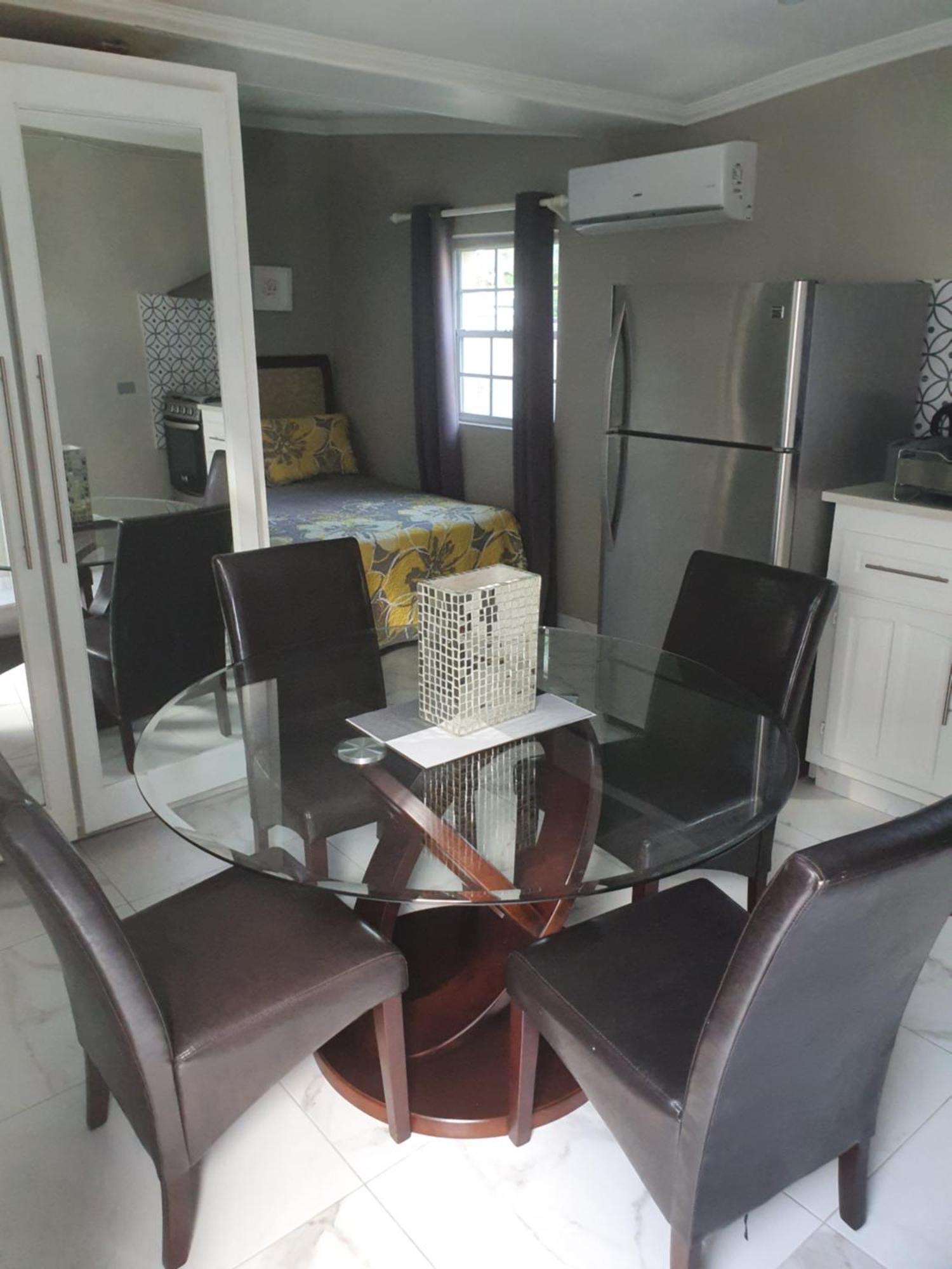 Devachan Apartments Bridgetown Bilik gambar